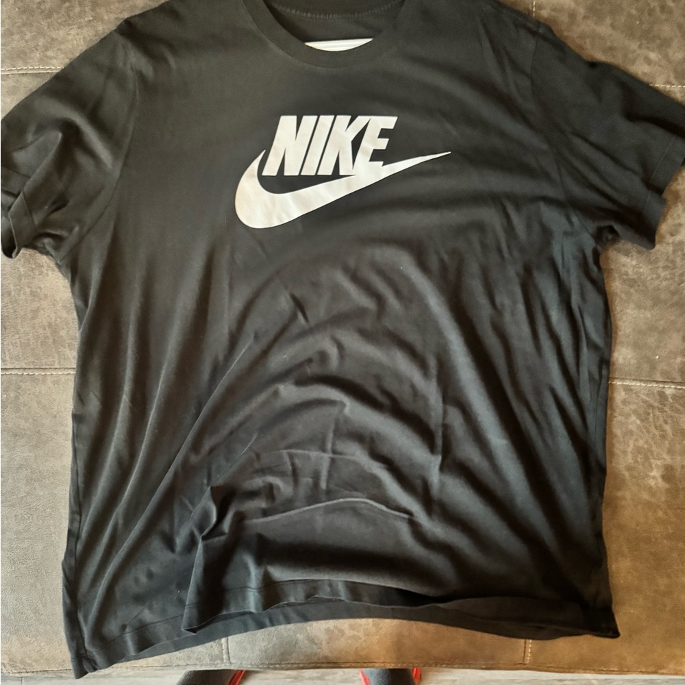 Nike Black Short Sleeve Tees Athletic Style